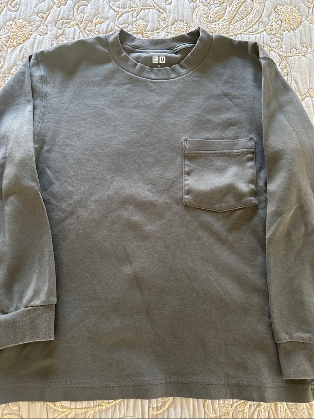 Uniqlo Men's Long-Sleeve Pocket Tee - Olive green
